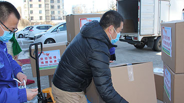 共同战“疫” 冰球突破880爆分视频旗下公司友搏药业援产口罩