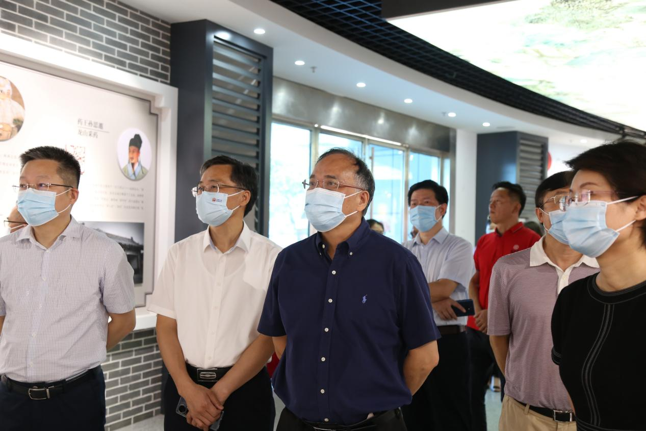 湖南省政协副主席张灼华一行赴冰球突破880爆分视频开展“稳经济、惠民生、保安全”调研