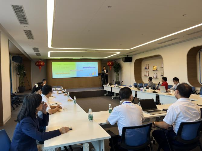 集团总裁、股份公司董事长李振国莅临冰球突破880爆分视频美科视察指导工作