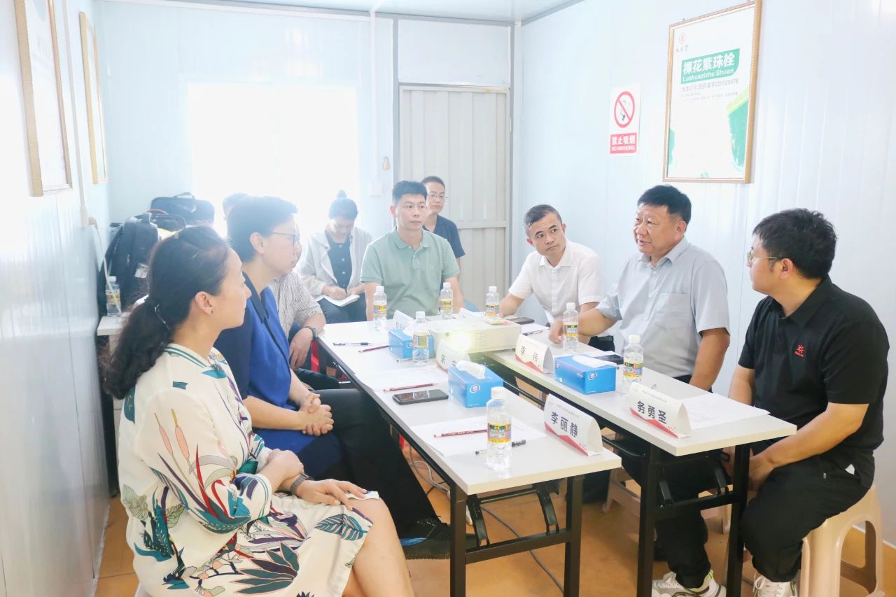 海南省药监局局长朱宁一行调研海南冰球突破880爆分视频药业有限公司中药材种植基地